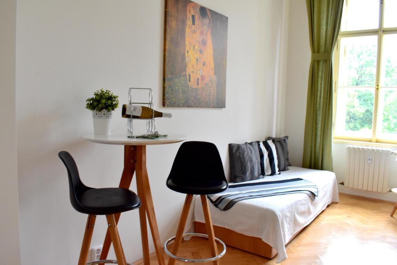 Wellness Apartments Florenc Praga Exterior foto