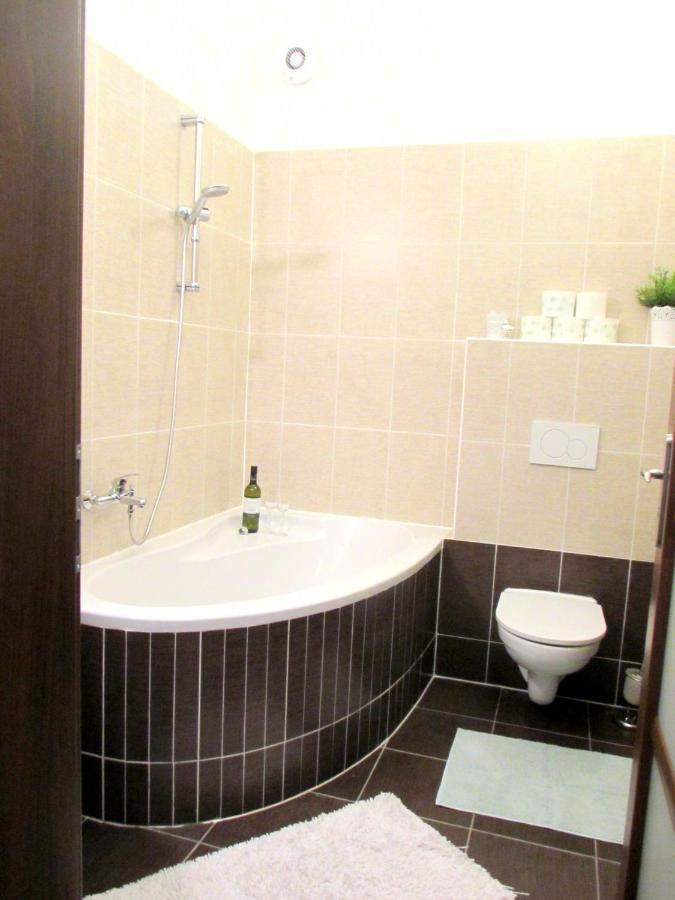 Wellness Apartments Florenc Praga Exterior foto